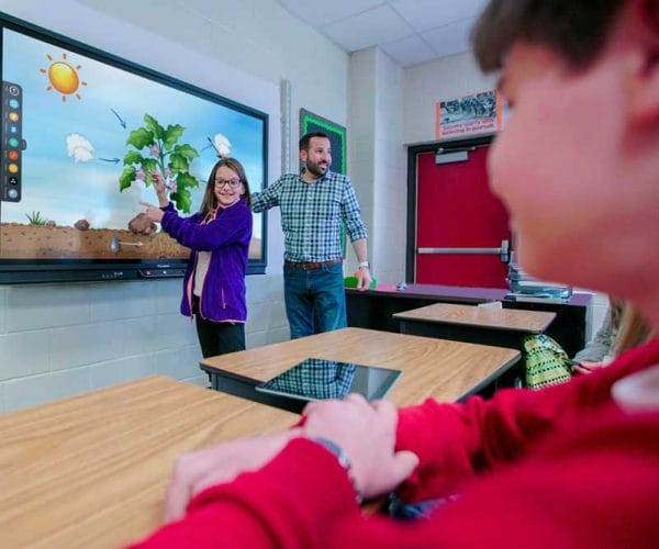 Ecran-tactile-maborne5-600x500 Ecran tactile maborne5 600x500 1