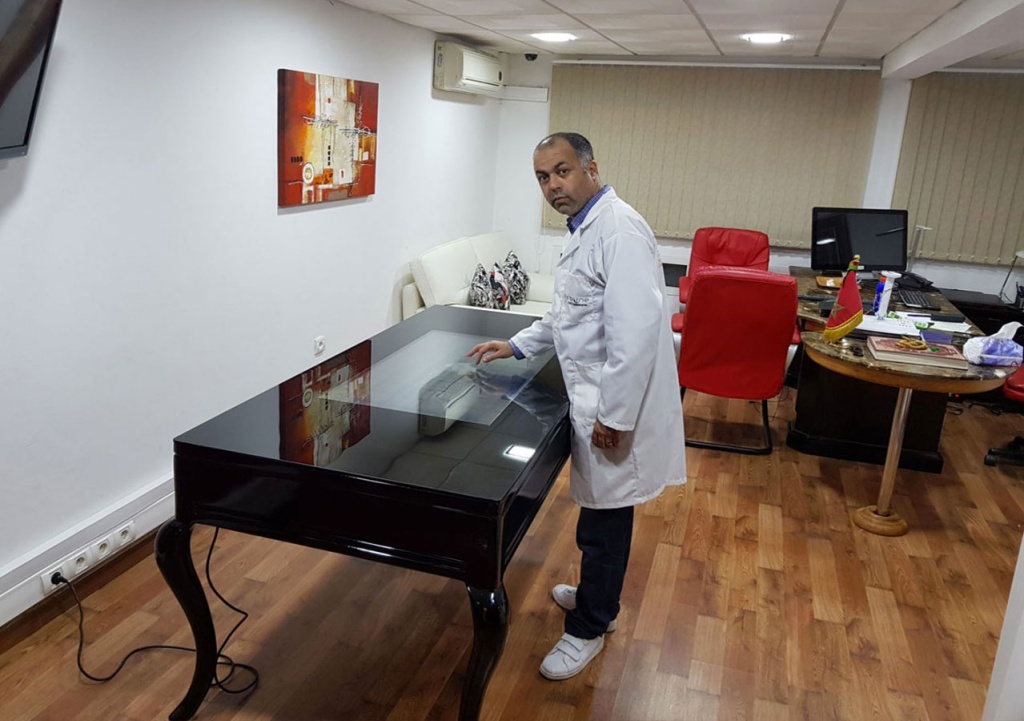 tabletactile-1-1-1024x721 table vintage